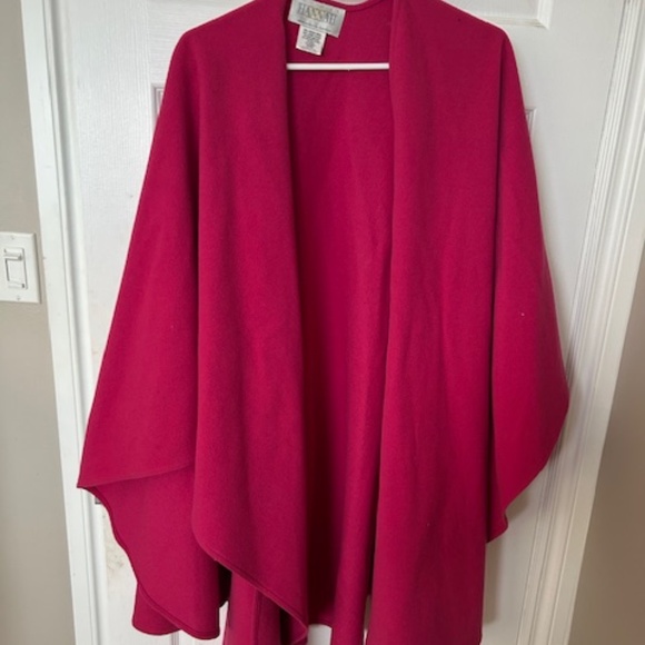 Hannah Women's Pink Barbie One Size Cape Shawl  Wool Made in Canada - Picture 1 of 6